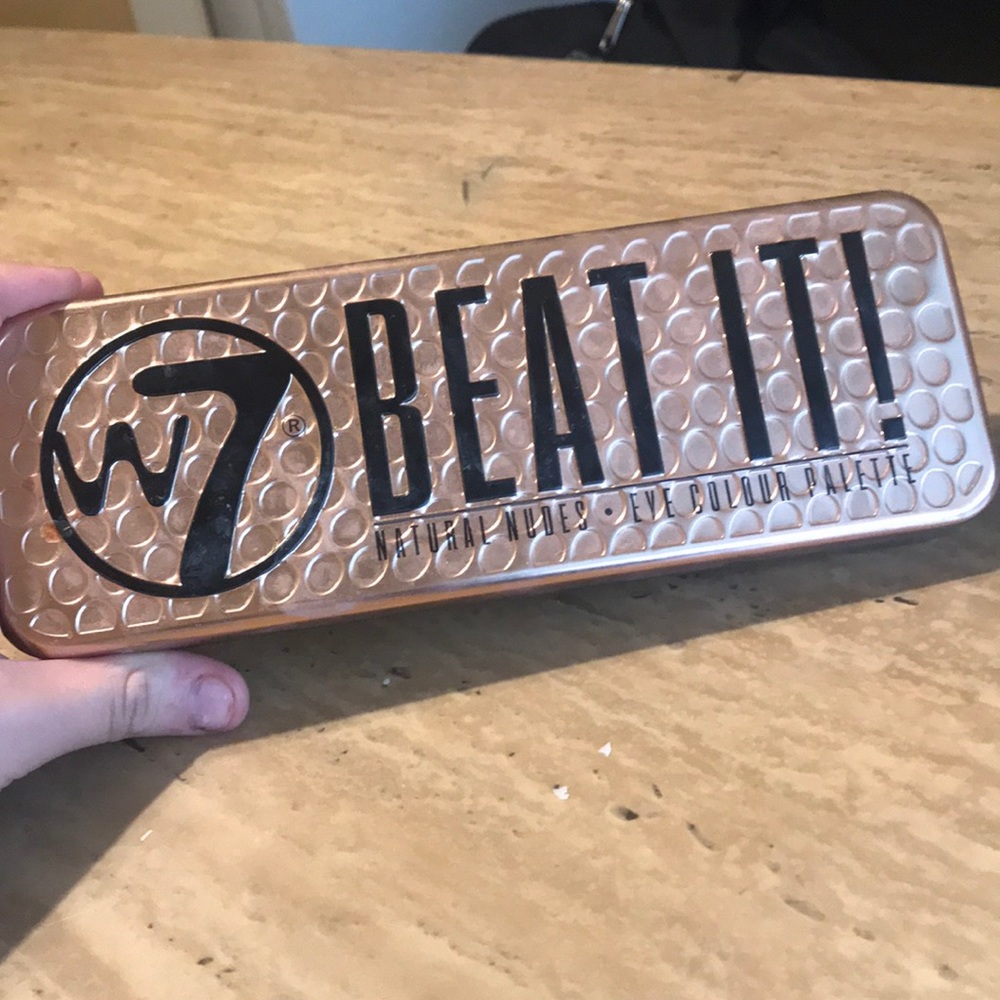 Beat it makeup pallet